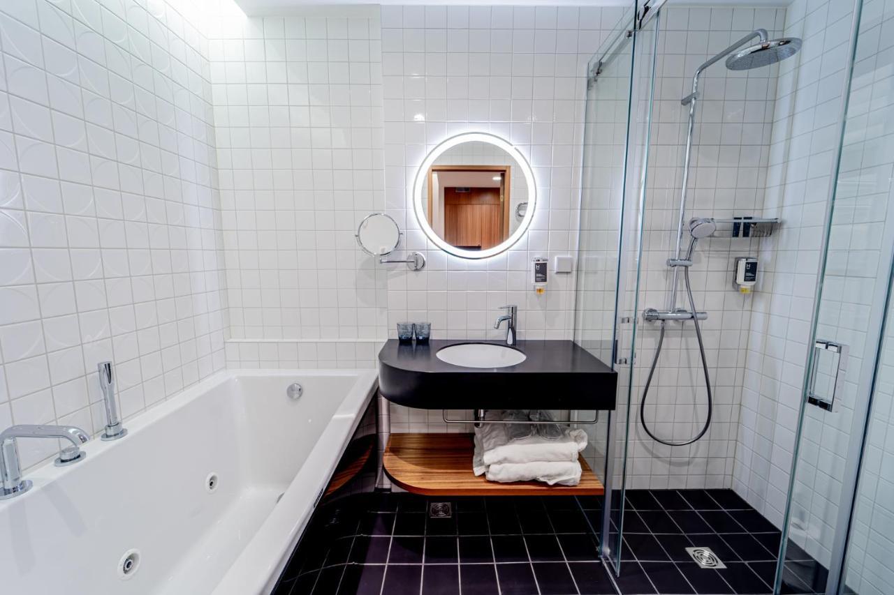 Hestia Hotel Kentmanni ทาลลินน์ ภายนอก รูปภาพ